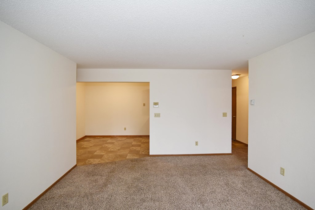 An Empty Living Room at Covington Place Apartments, St Cloud, 56301