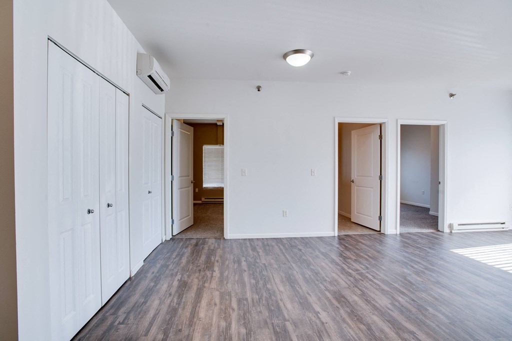 Vacant Living Area at Urban Crossing Apartments, Fargo