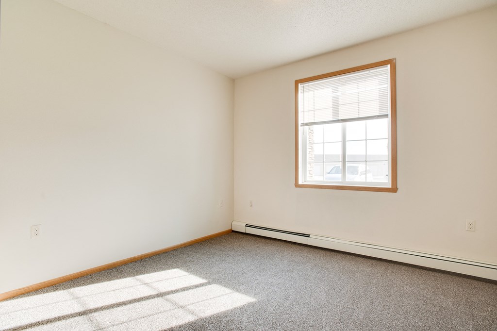 Bedroom at Lakestone Apartments, Moorhead