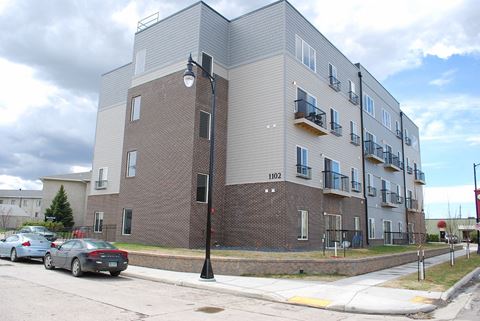 Property Exterior at Urban Crossing Apartments, Fargo