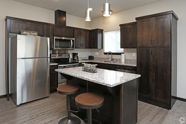 4400 Red Hawk Dr SE 1-3 Beds Apartment for Rent - Photo Gallery 4