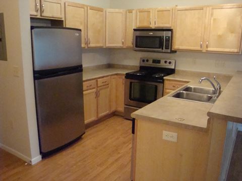 Fully Equipped Kitchen at Urban Crossing Apartments, Fargo, ND, 58102