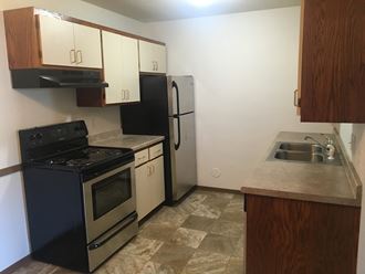 510 8Th Ave N 1 Bed Apartment for Rent - Photo Gallery 1