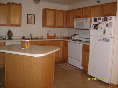 252 West Elm St 2 Beds Apartment for Rent - Photo Gallery 5