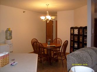 252 West Elm St 1-3 Beds Apartment for Rent - Photo Gallery 1
