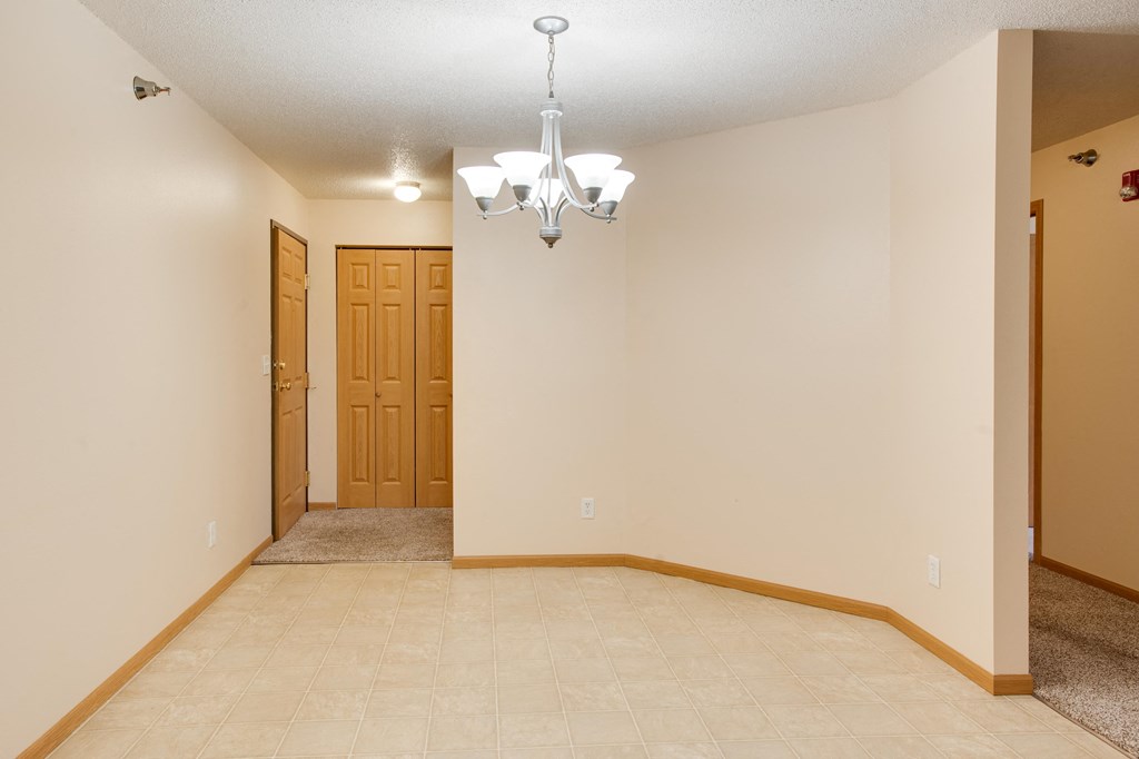 Dining Room at Meadows Edge Apartments - Detroit Lakes, Detroit Lakes