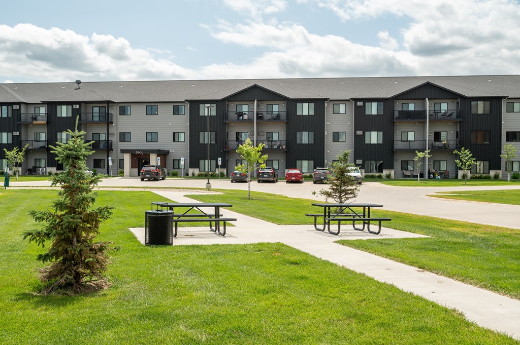Exterior view at Mezzo Apartments, Fargo, ND, 58104