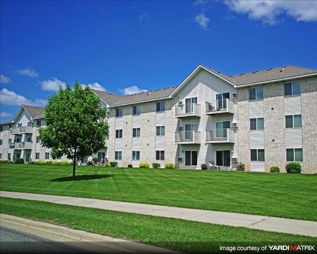 Property Exterior at Hillcrest Apartments, St Cloud, MN, 56301
