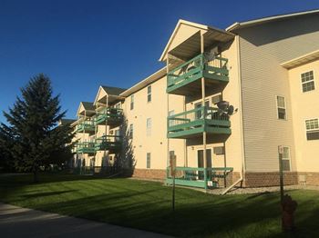 Elegant Exterior View at Bluemont Village Apartments, Fargo, 58104