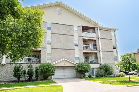 Apartment Building at Park Ridge Apartments, Fargo, ND, 58103