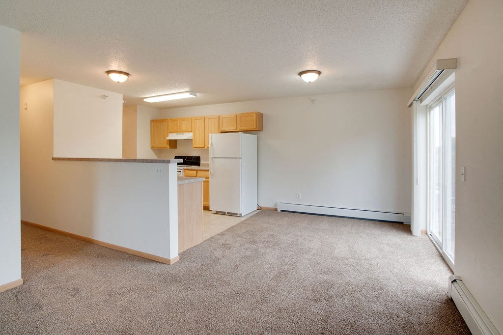 Dining Room at Somerset Apartments, Fergus Falls, 56537