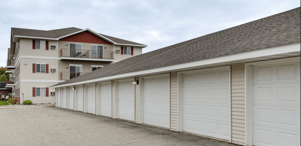 Garages at Somerset Apartments, Fergus Falls, 56537