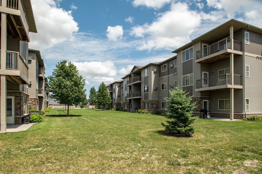 Grassy Area at Urban View Apartments, Fargo, North Dakota