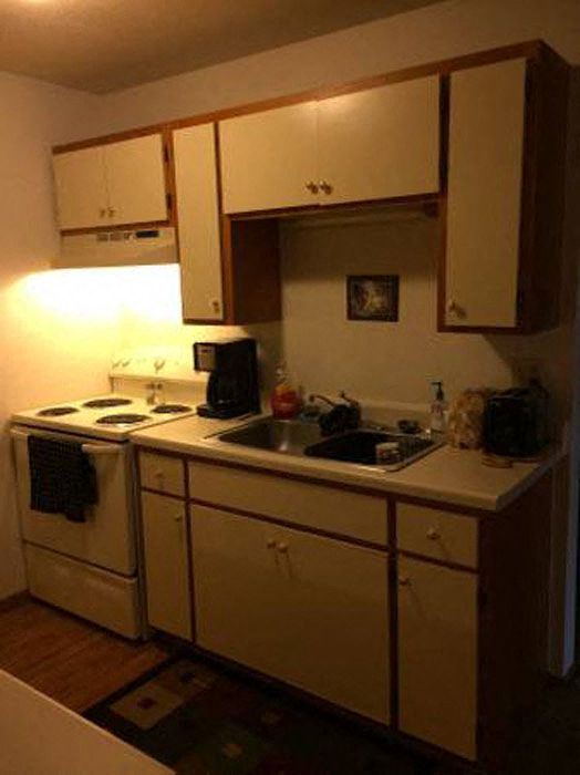 Fully Equipped Kitchen Fully Equipped Kitchen at Autumn Hills Apartments, Forest Lake, 55025