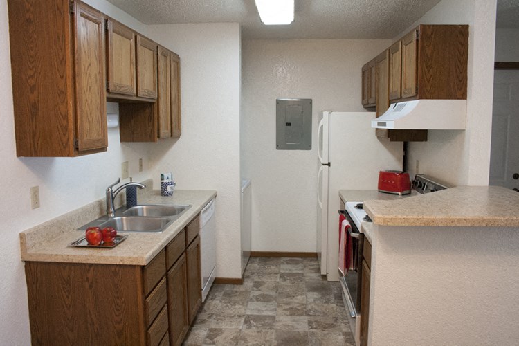 Fully Furnished Kitchen at Wellington Townhomes, Grand Forks, North Dakota