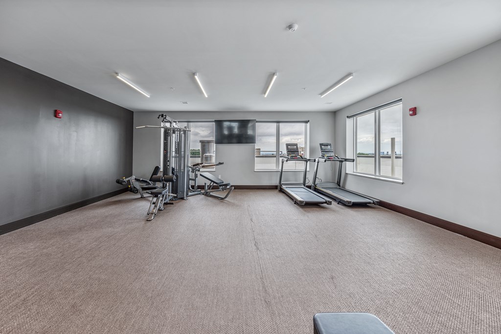 the gym at the benningtonnington apartments