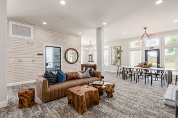 1121 Mirror Lake Place 1-2 Beds Apartment for Rent - Photo Gallery 6