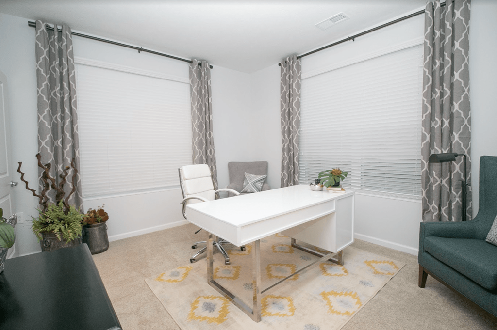 the preserve at ballantyne commons office space with white desk and chair