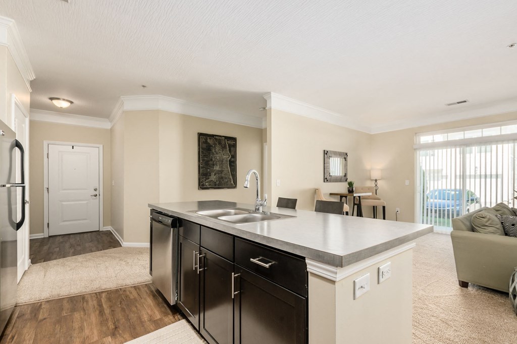 the preserve at ballantyne commons community kitchen and living room