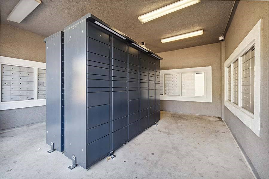 Amazon package center