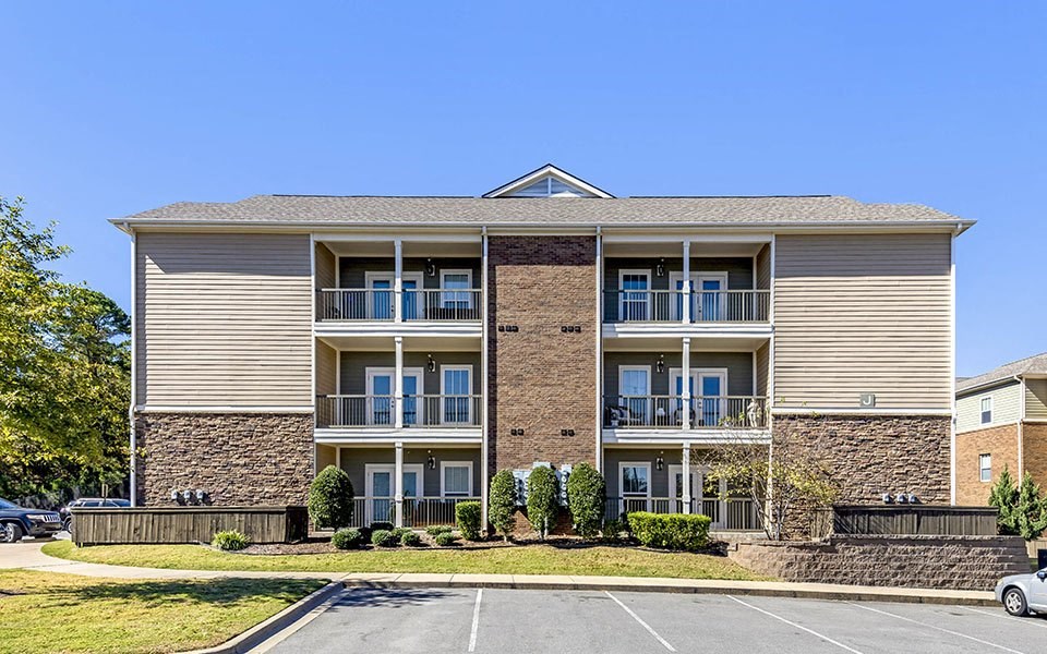 Property Exterior at Chenal Pointe at the Divide, Little Rock, AR