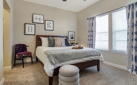 oak 2x2 model bedroom