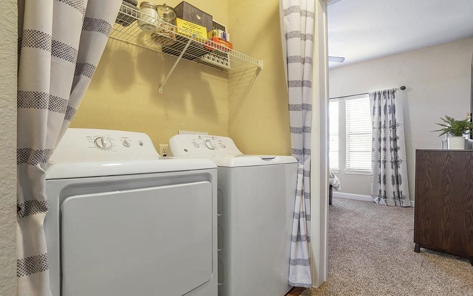 oak 2x2 model laundry