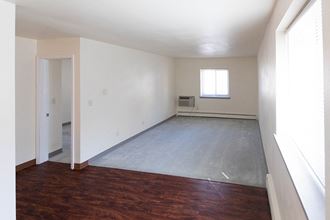 1947 N Prospect Ave 1 Bed Apartment for Rent - Photo Gallery 3