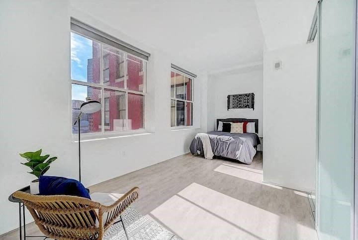 Living room at Lofts at 629, Ohio, 44114