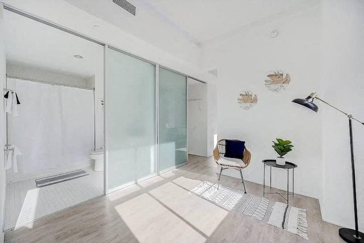 Room at Lofts at 629, Ohio