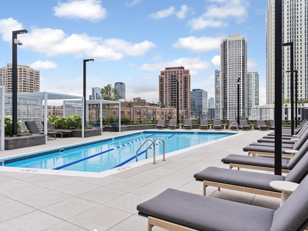 rooftop pool at Cassidy on Canal, Chicago