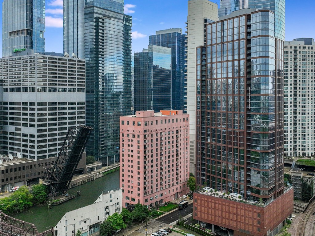 a view of the city from the roof of a tall building  at Cassidy on Canal, Chicago, Illinois
