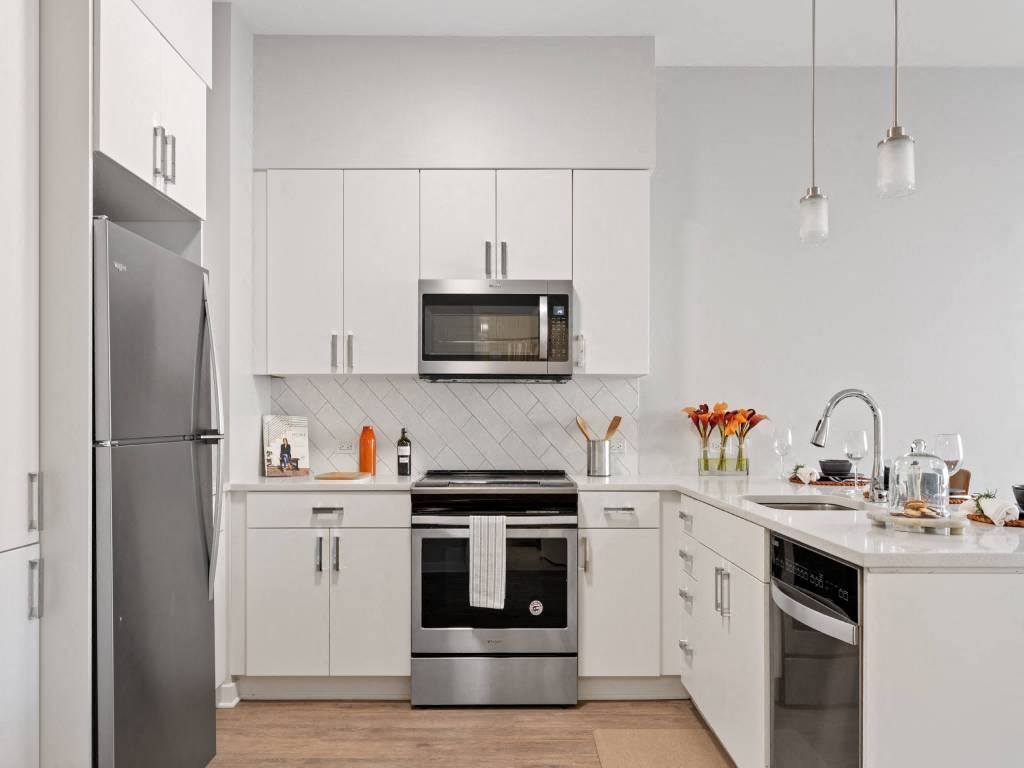 Kitchen Appliances at 23rd Place Apartment, Chicago, Illinois