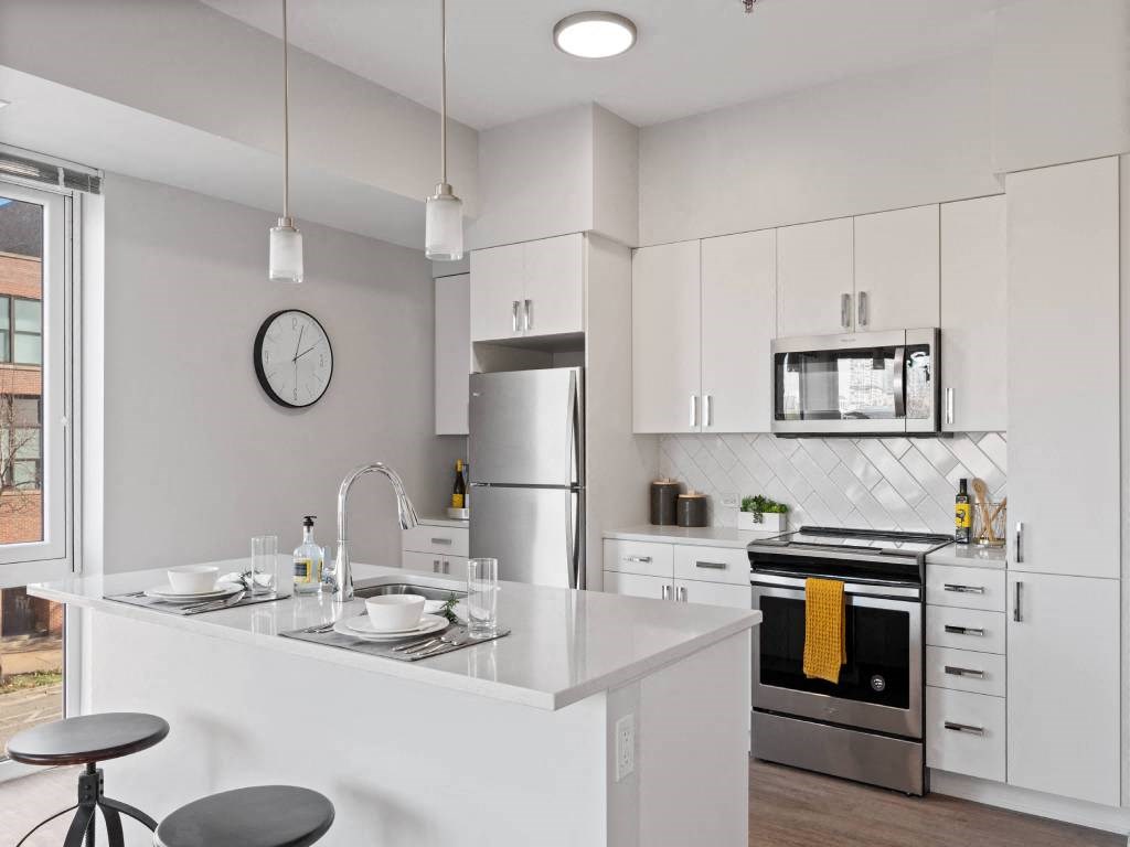 Gourmet Kitchen at 23rd Place Apartment, Illinois