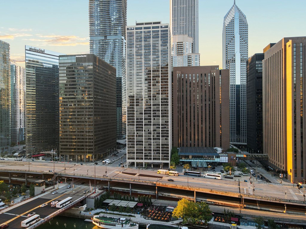 Panoramic View at Columbus Plaza, Chicago, 60601