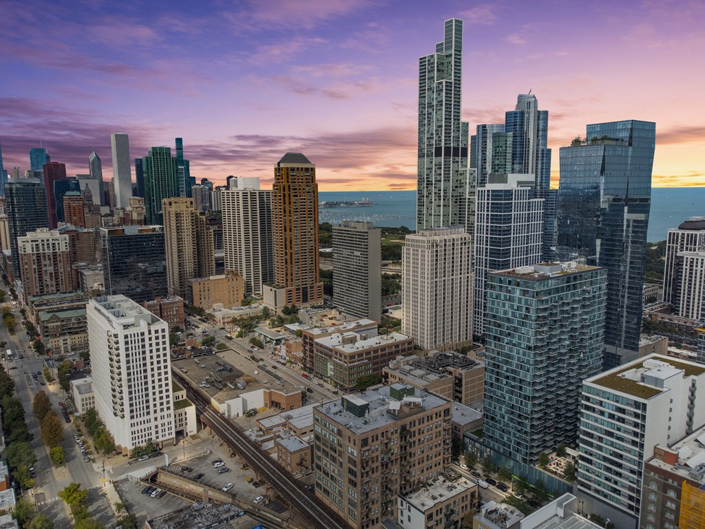 Elegant Exterior View Of Property at One 333, Chicago, Illinois
