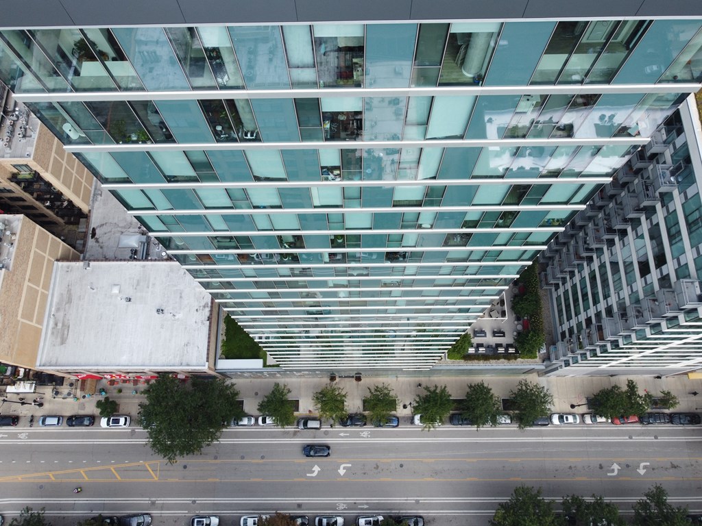 Aerial View Of Building at One 333, Chicago, IL