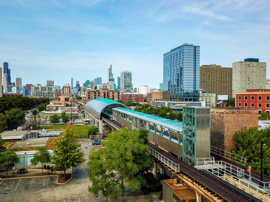 Neighborhood Metro at 23rd Place Apartments, Chicago, 60616