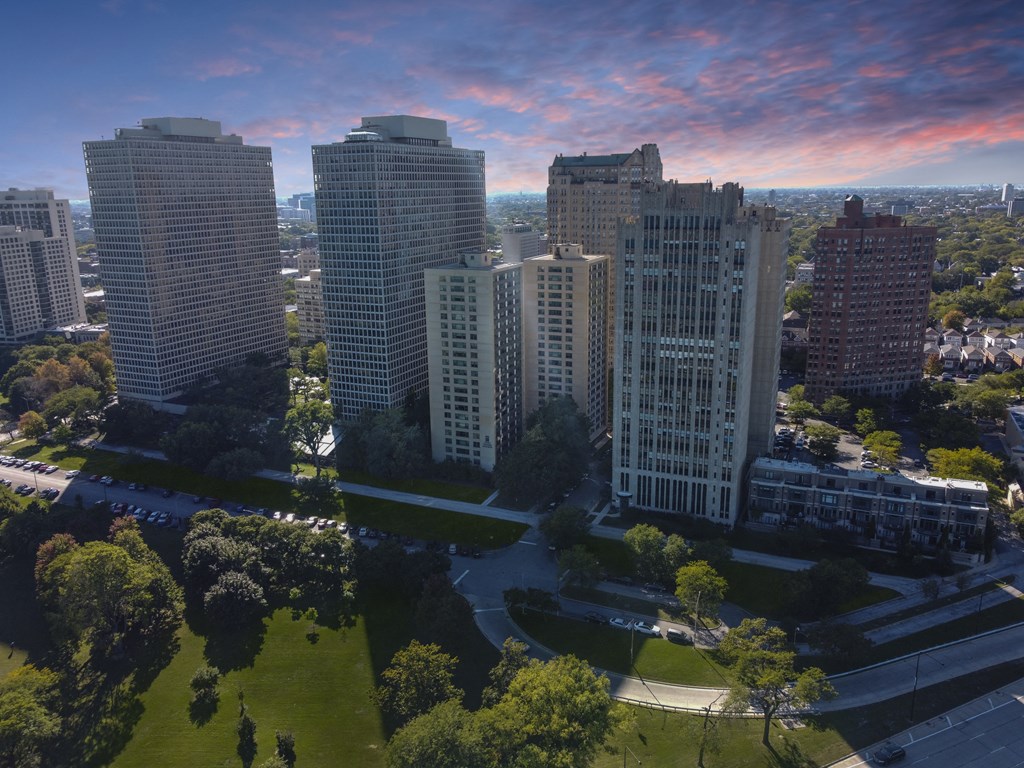 Gorgeous Chicago Cityscape 1 at Twin Towers, Illinois, 60615