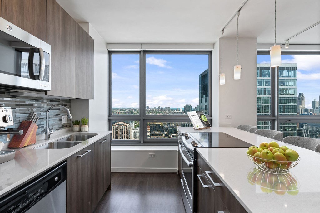 Island Kitchen at Hubbard Place, Chicago, IL, 60654