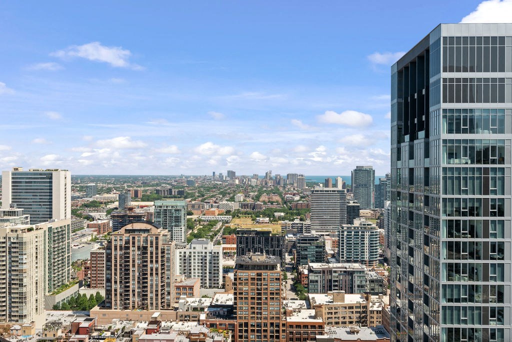 Exquisite Exterior at Hubbard Place, Chicago, 60654