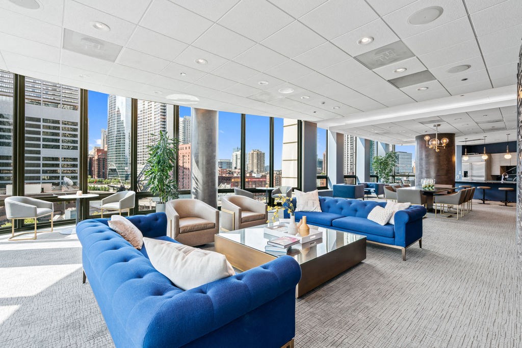 Large Community Clubhouse at Hubbard Place, Chicago, 60654