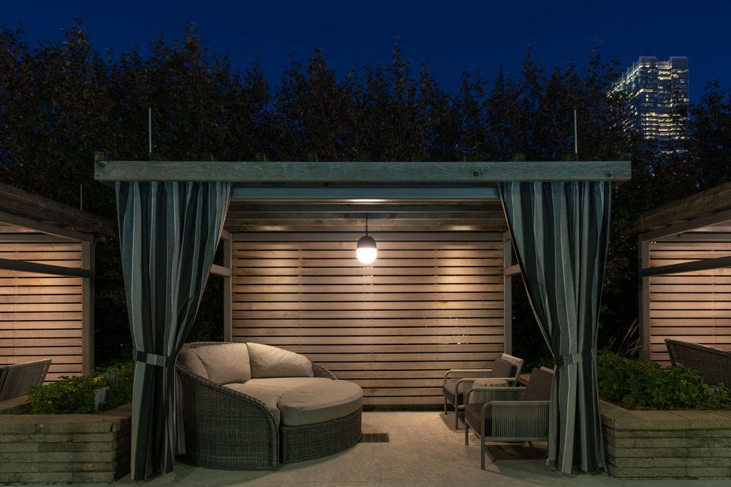 Poolside Cabanas at Hubbard Place, Illinois, 60654