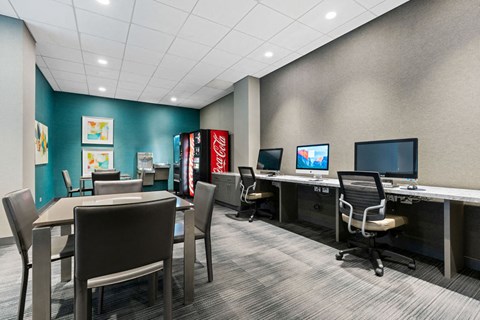 Business Center With Computers at Elm Street Plaza, Illinois, 60610