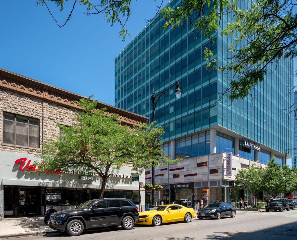 Neighborhood  at Twin Towers, Chicago, IL, 60615