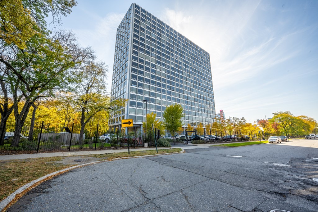 Exterior Landscape at The Pavilion, Detroit, 48207
