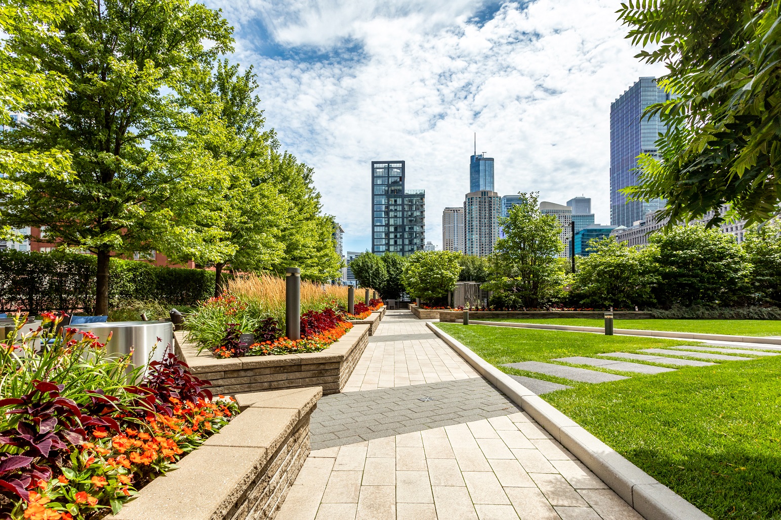 Exterior Walking Path at Hubbard Place, Chicago, 60654