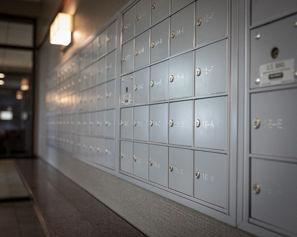 Delivery Lockers at Twin Towers, Chicago, IL