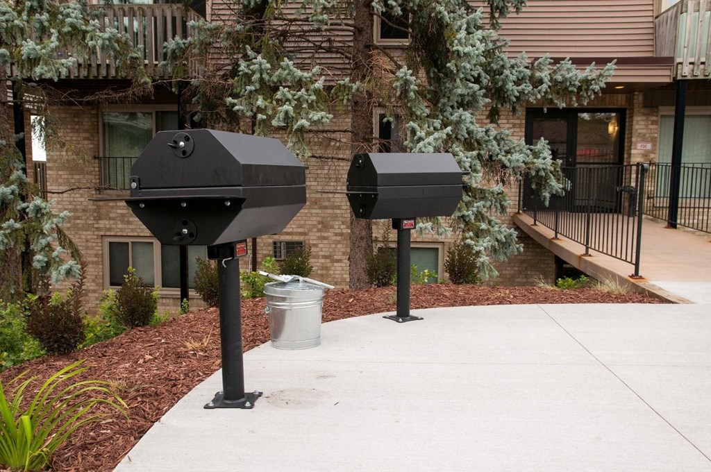 Apartment will grills and grilling area. Apartments with grilling allowed. Apartments with complimentary grilling amenity.