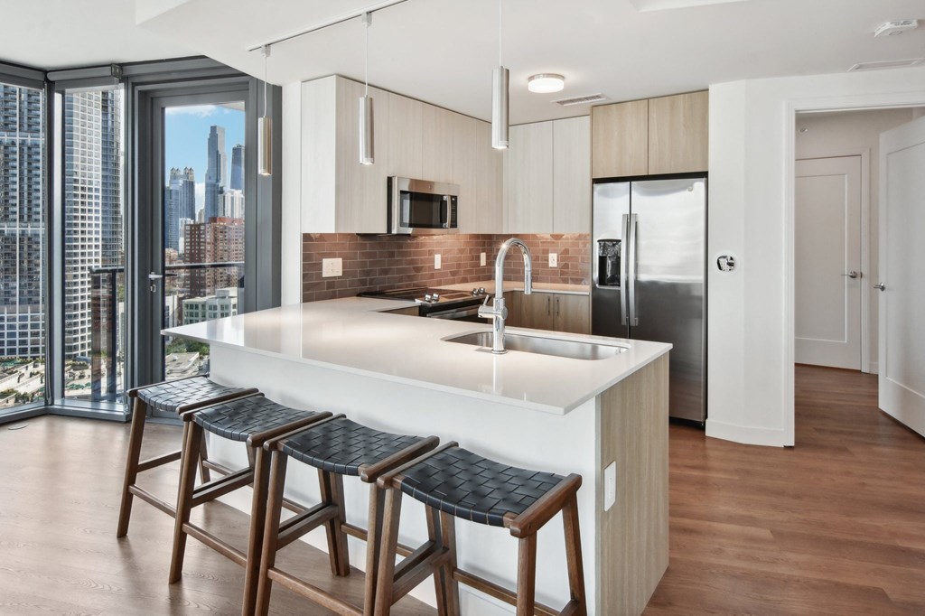 kitchen table with stools at Cassidy on Canal, Chicago, IL, 60654